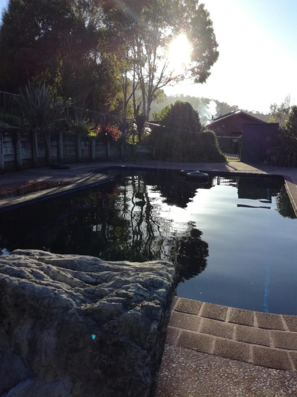 Junohall Backpackers Waitomo Caves Exterior photo